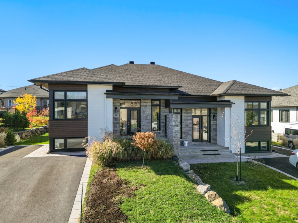 ADDC89EDE979E37D1B3D5BCD12